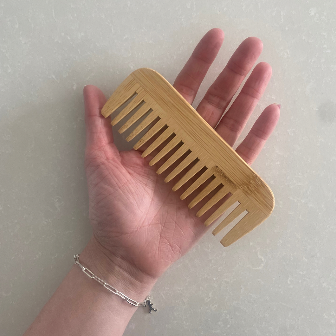 Wooden Labour Comb + Bag